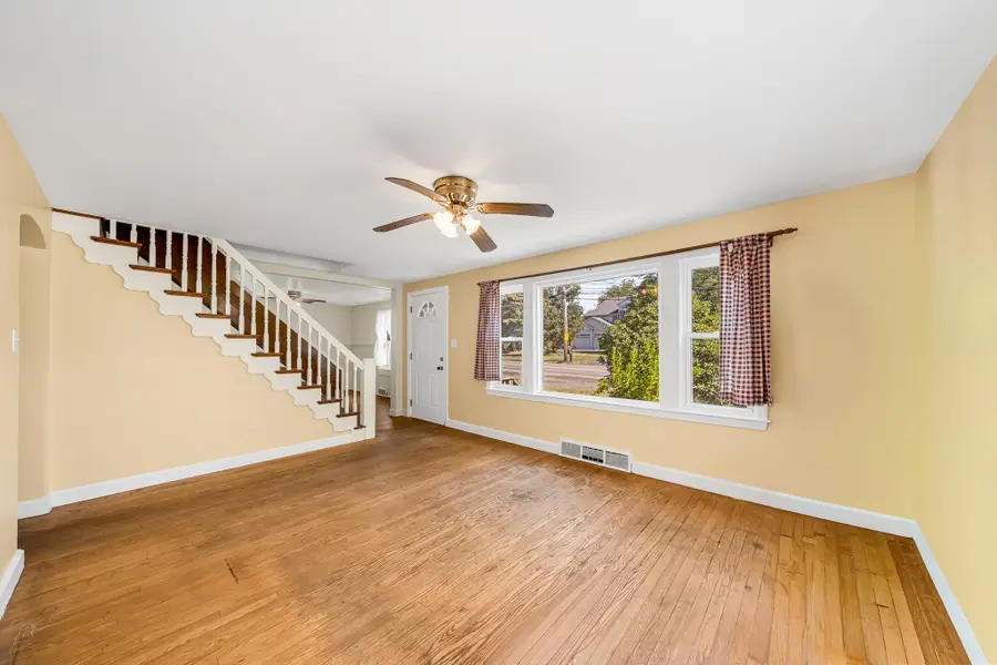 394 Sutton St, North Andover, MA 01845 - #3
