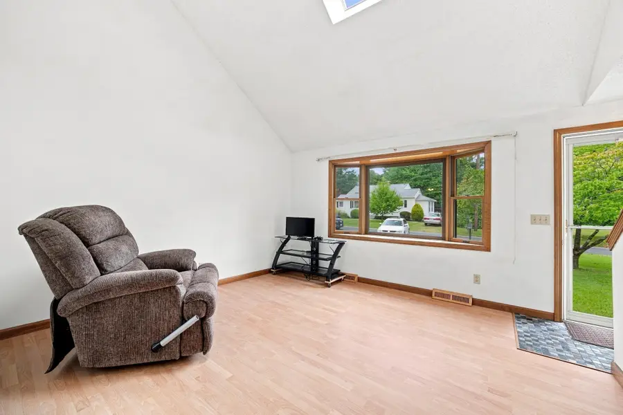10 Mountianview Street, Wilbraham, MA 01095 - #3