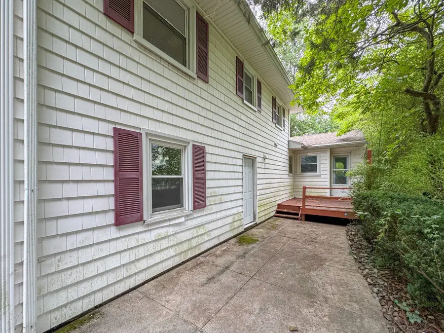 28 Hill Top Dr, Warwick, RI 02818 - #3