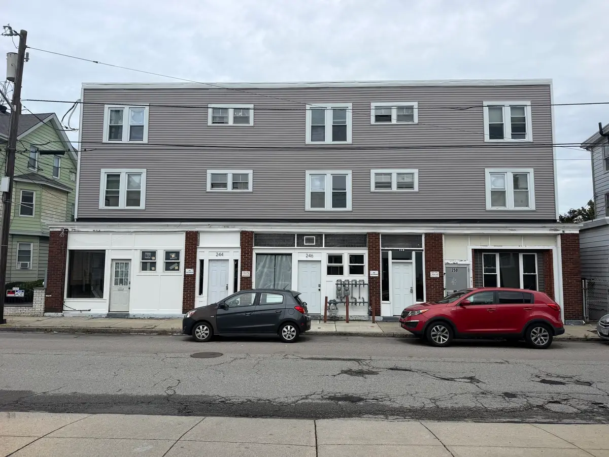 240 Osborn St, Fall River, MA 02724 - #1