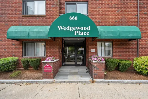 666 Main St #310, Winchester, MA 01890