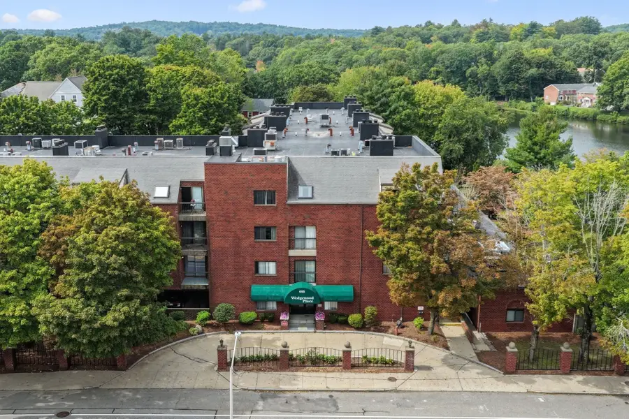 666 Main St #310, Winchester, MA 01890 - #3