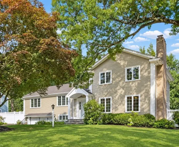 9 Lantern Rd, Belmont, MA 02478