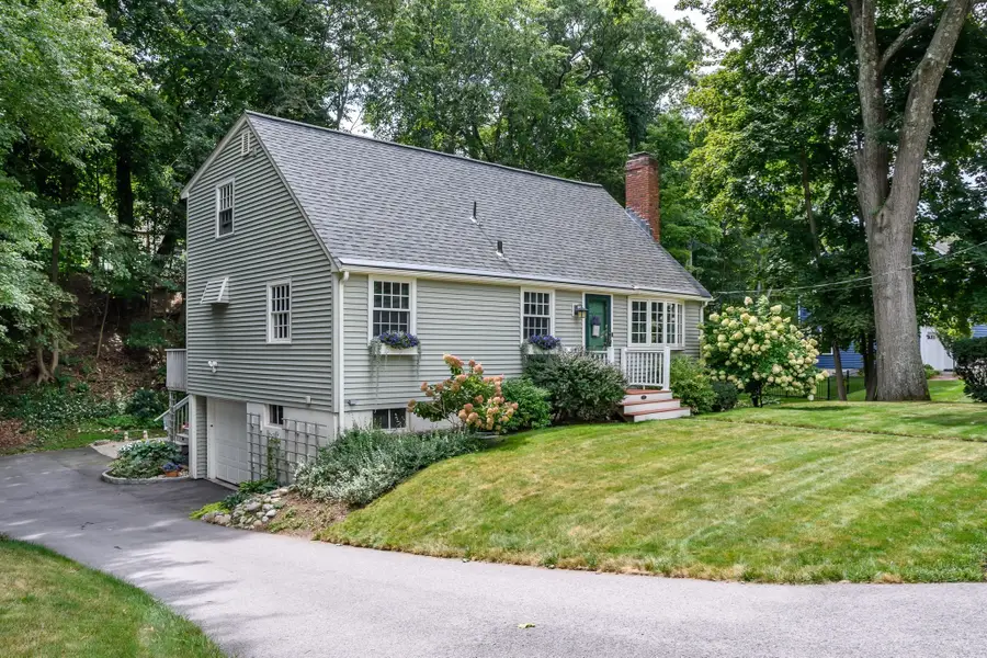 37 Pine St, Natick, MA 01760 - #2