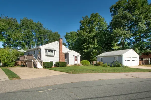 40 Border Rd, Holbrook, MA 02343
