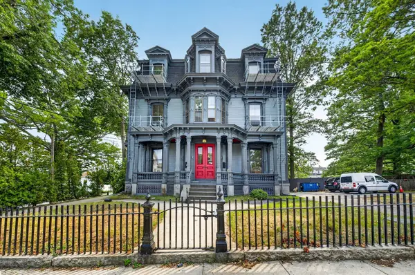 533 Locust St #1, Fall River, MA 02720