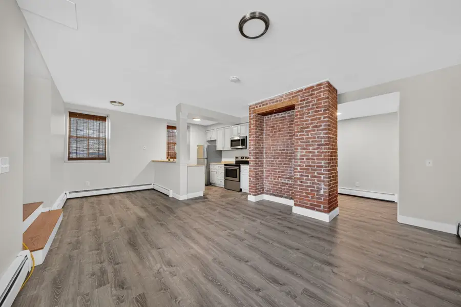 533 Locust St #1, Fall River, MA 02720 - #3