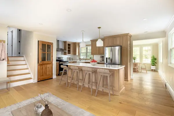10 Knollwood Dr, Mattapoisett, MA 02739