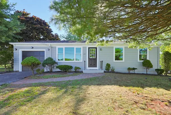 28 Deerfield Rd, Attleboro, MA 02703