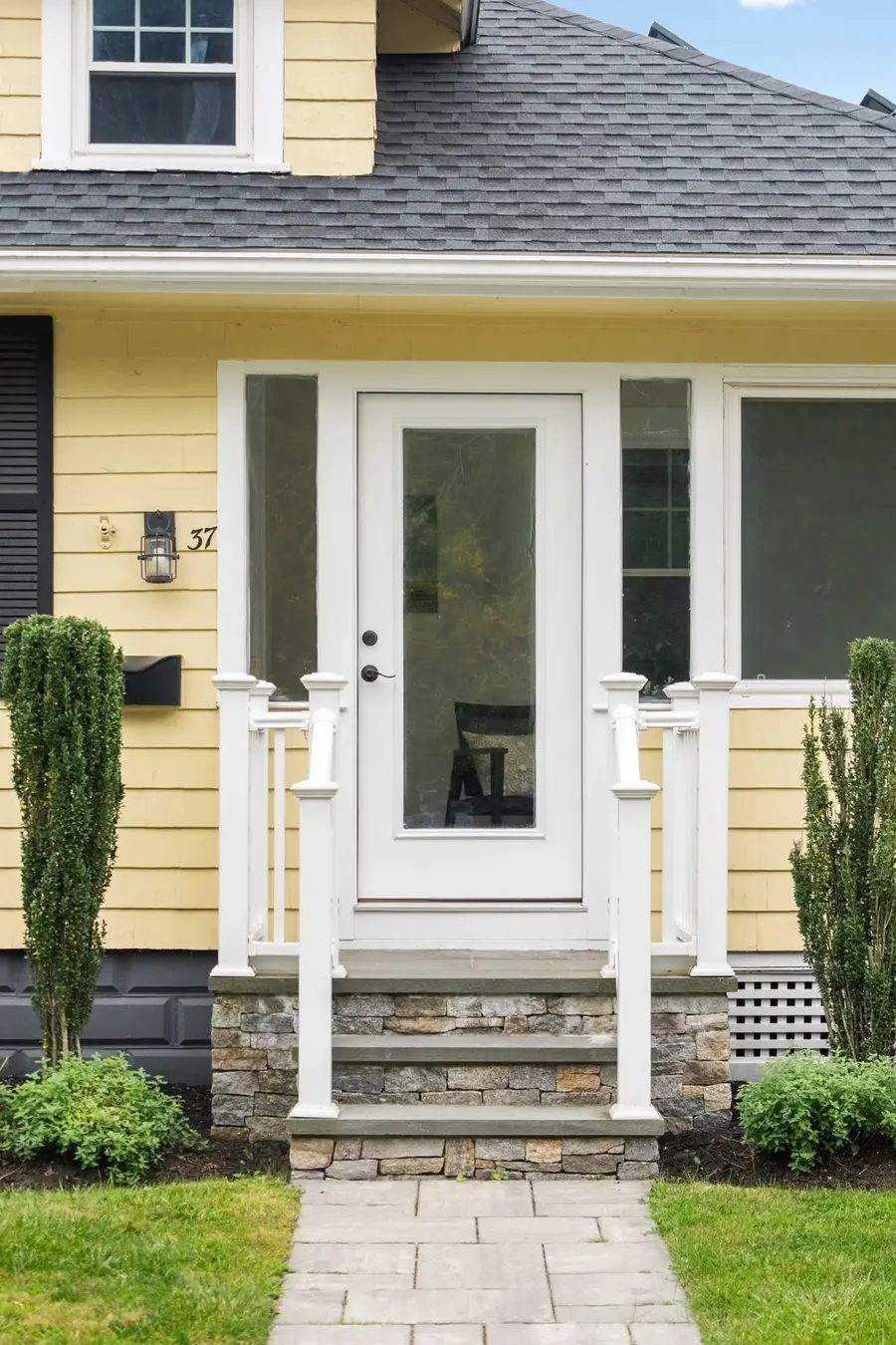 37 Lynde Ave, Melrose, MA 02176 - #2