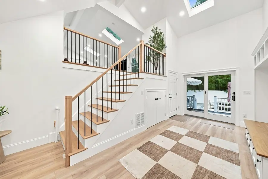 55 Lucerne Dr, Andover, MA 01810 - #3
