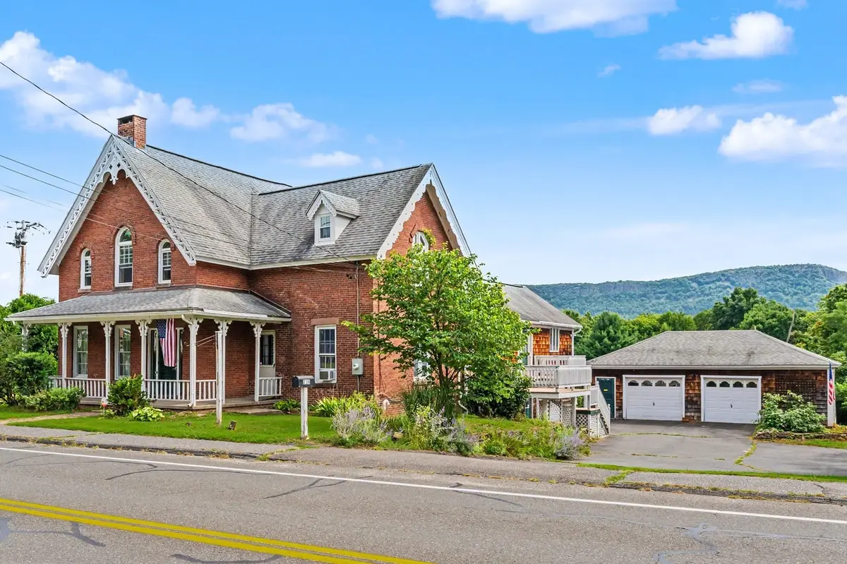 238 Park St, Easthampton, MA 01027 - #1