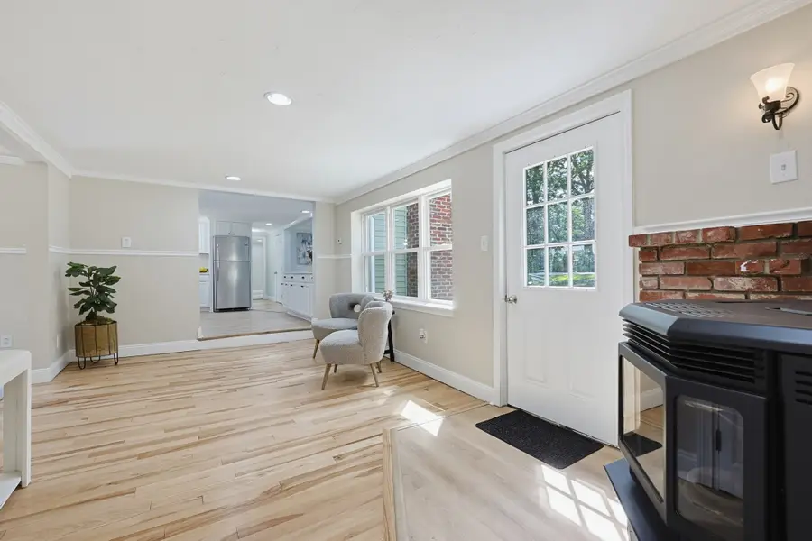 395 Oak St, Franklin, MA 02038 - #3