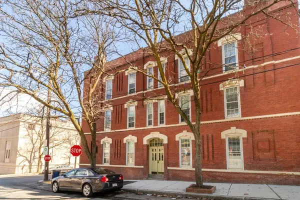 35 Chestnut St #2, Chelsea, MA 02150