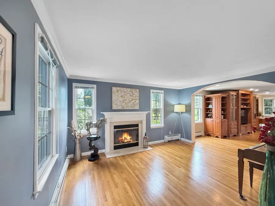 5 Swan Cir, Shrewsbury, MA 01545 - #2