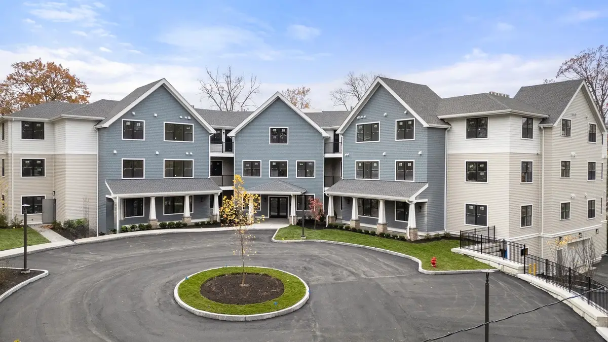 16 Stearns Rd #304, Wellesley, MA 02482 - #1