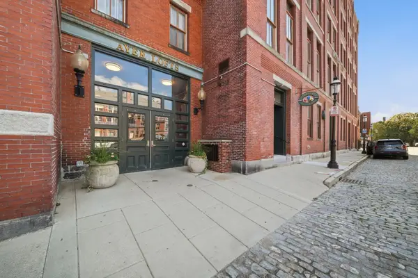 172 Middle St #501, Lowell, MA 01852