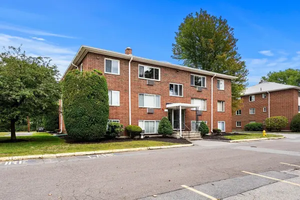 3 Albert Dr #11, Woburn, MA 01801