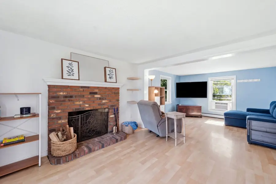 380 Plumtree Rd, Springfield, MA 01118 - #2