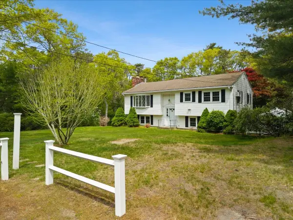 391 Scenic Hwy, Bourne, MA 02532