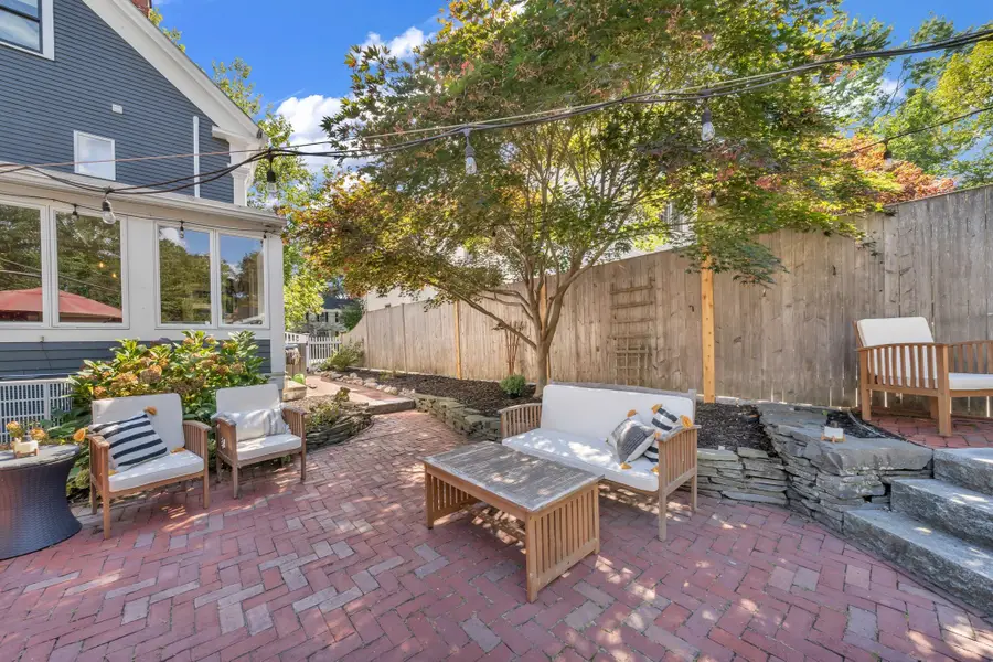 18 Broad St, Newburyport, MA 01950 - #3