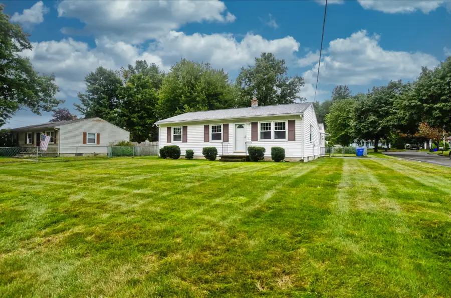 539 Dutchess St, Springfield, MA 01129 - #3