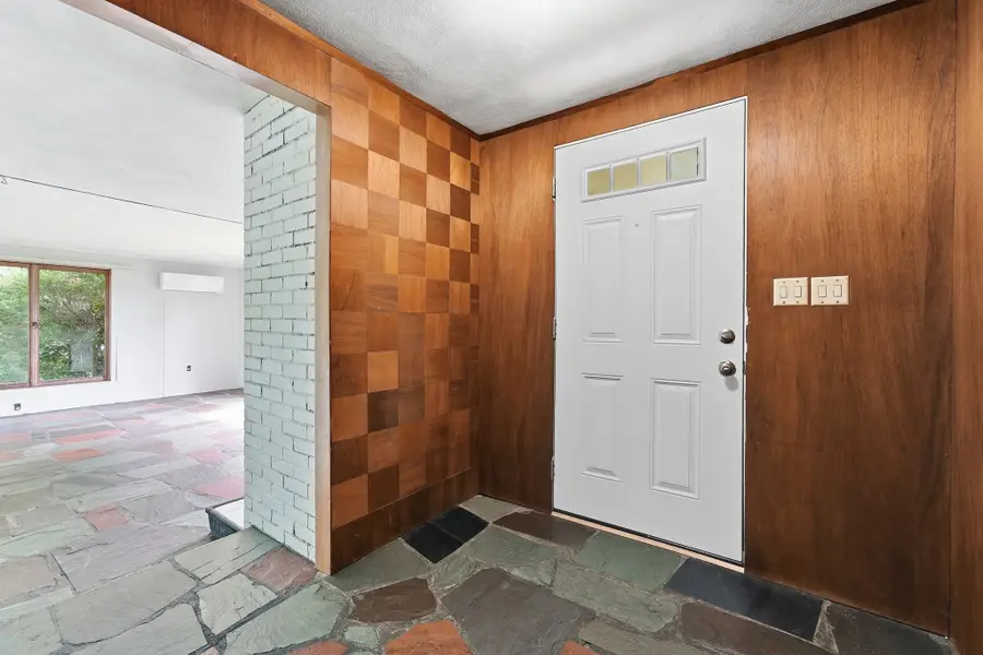 31 Woodcrest Road, Springfield, MA 01129 - #2