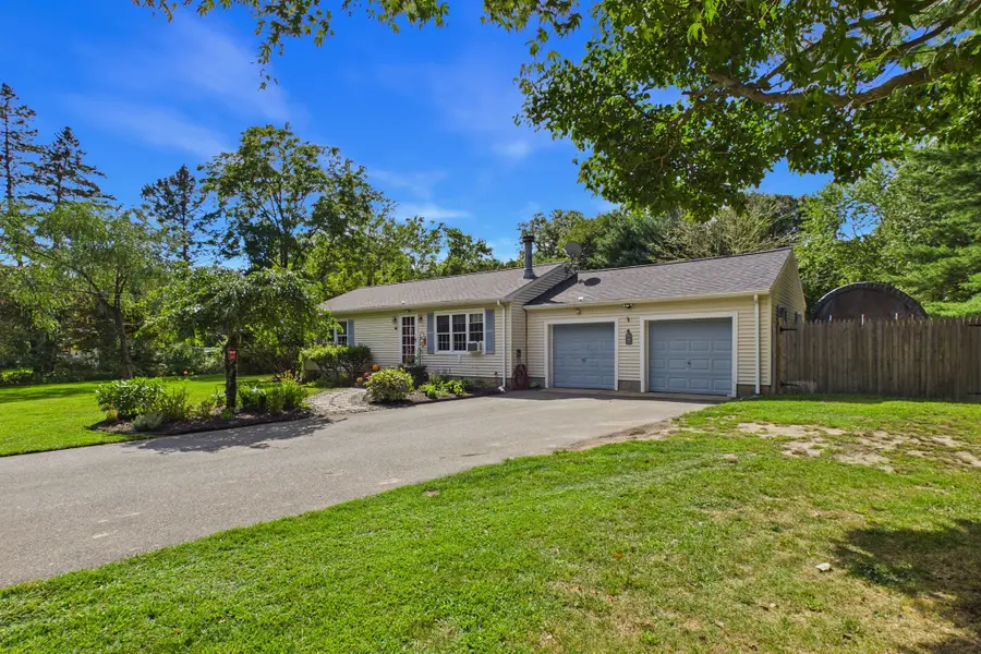 247 Perry Hill Rd, Acushnet, MA 02743 - #2