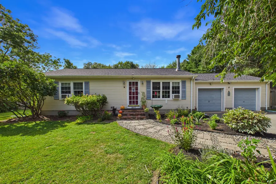 247 Perry Hill Rd, Acushnet, MA 02743 - #3