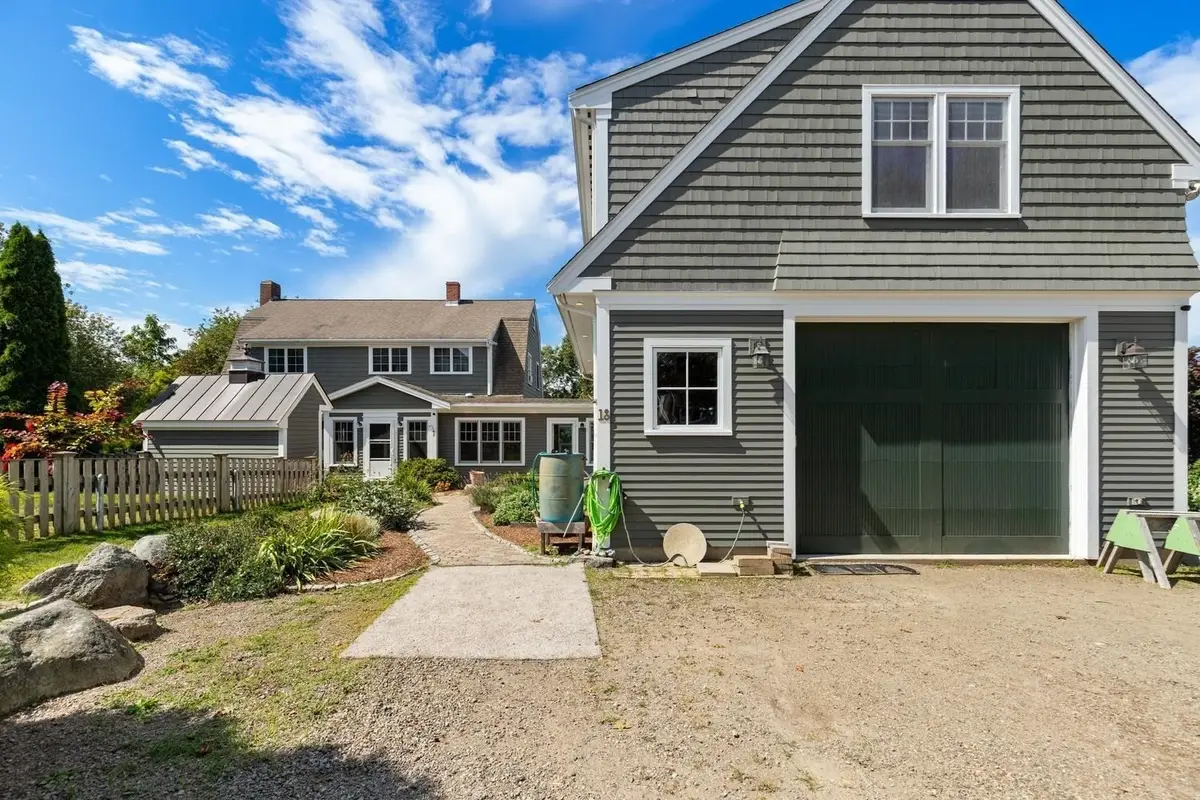 18 Holly St, Gloucester, MA 01930 - #1