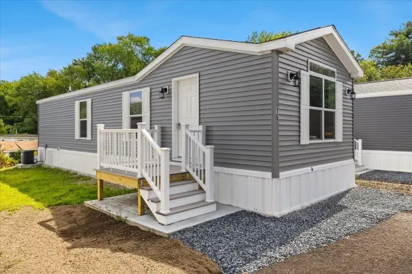 1540 Broadway #16, Raynham, MA 02767