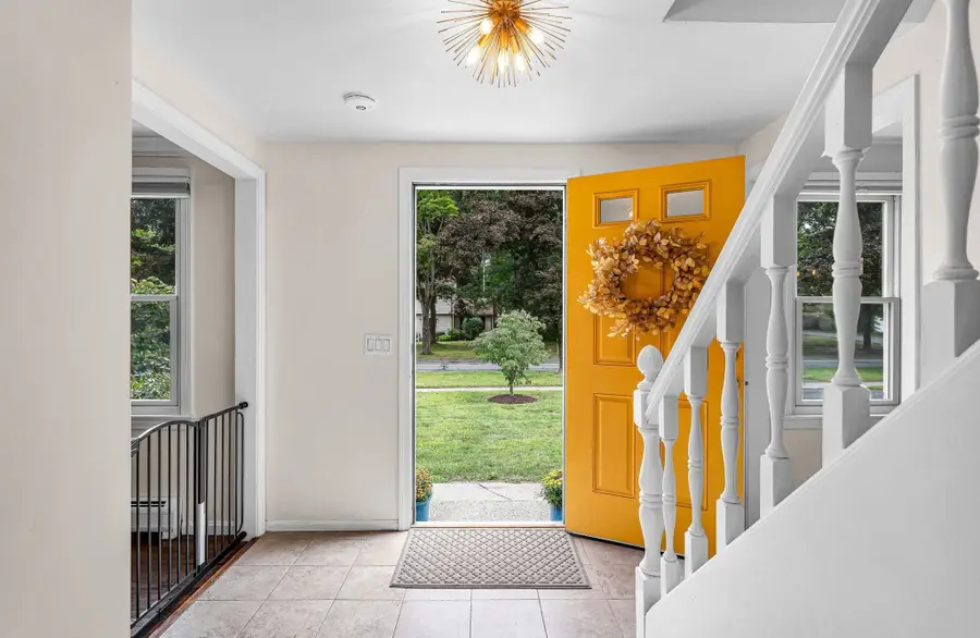 908 Frank Smith Rd, Longmeadow, MA 01106 - #3