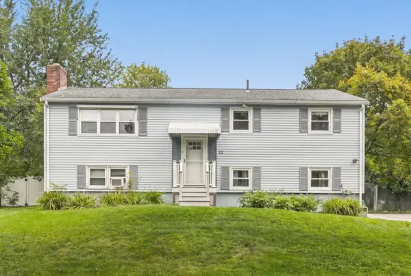 22 Woodbury St, Salem, NH 03079