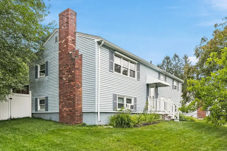 22 Woodbury St, Salem, NH 03079 - #2