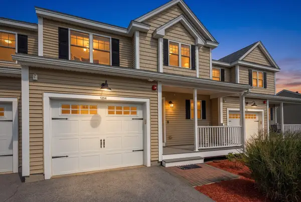 1204 Hazelwood Way #1204, Clinton, MA 01510
