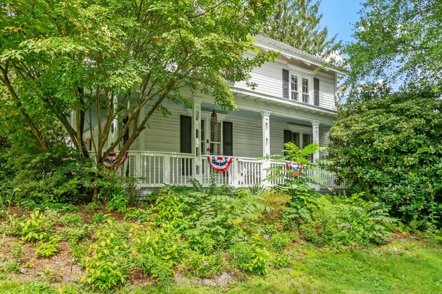 46 Broad St, Barre, MA 01005 - #2