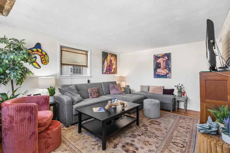 104 College Farm Rd, Waltham, MA 02451 - #2