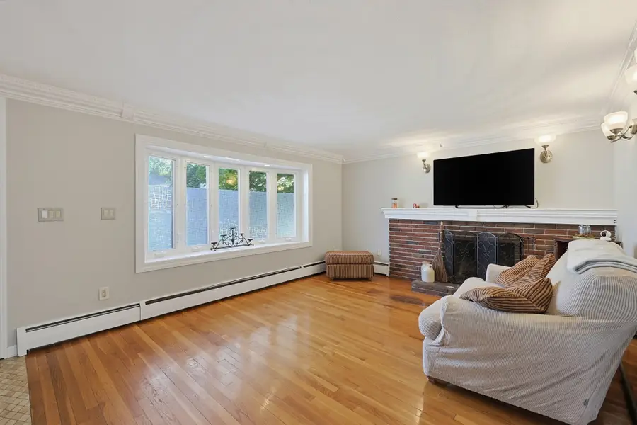 122 Westview Dr, Norwood, MA 02062 - #3
