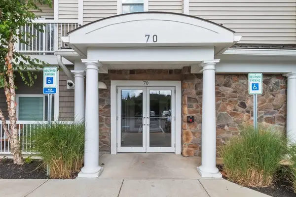 70 Trotter Rd #4304, Weymouth, MA 02190