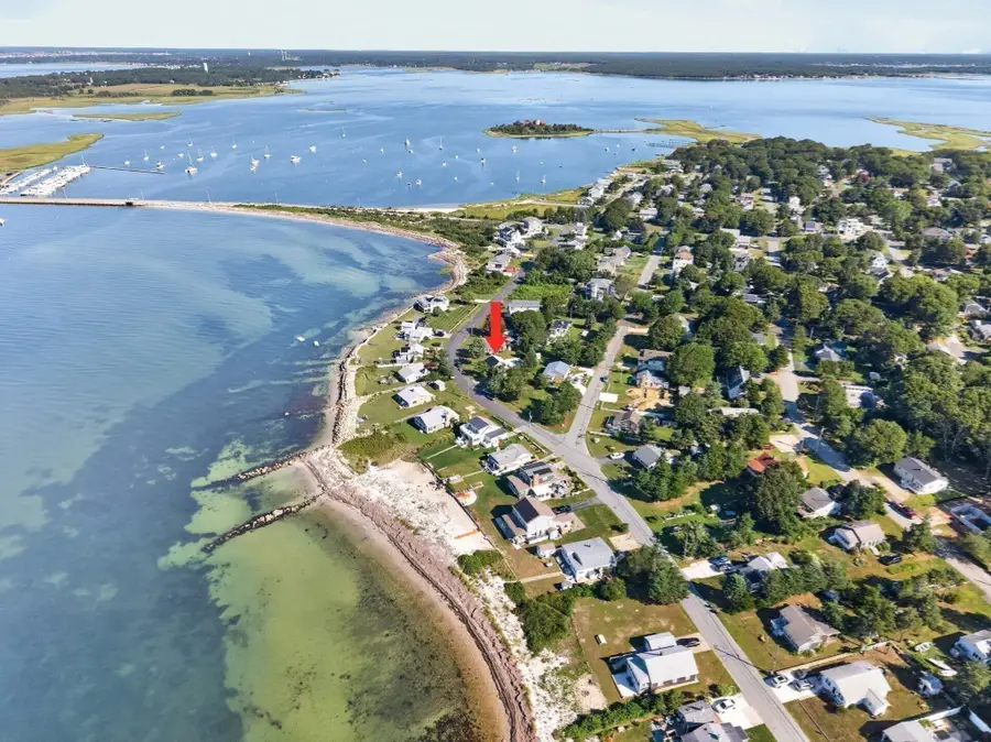 27 Alder St, Fairhaven, MA 02719 - #3