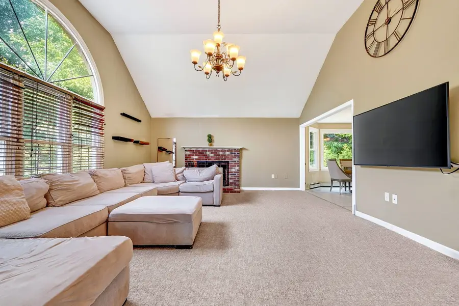 27 Field Pond Rd, Milford, MA 01757 - #3