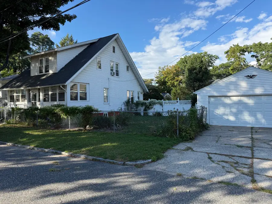 27 Border St, Springfield, MA 01104 - #2