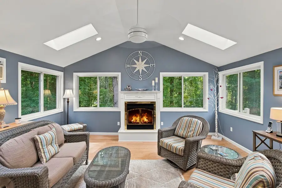 7 Doucette Dr, Marlborough, MA 01752 - #3