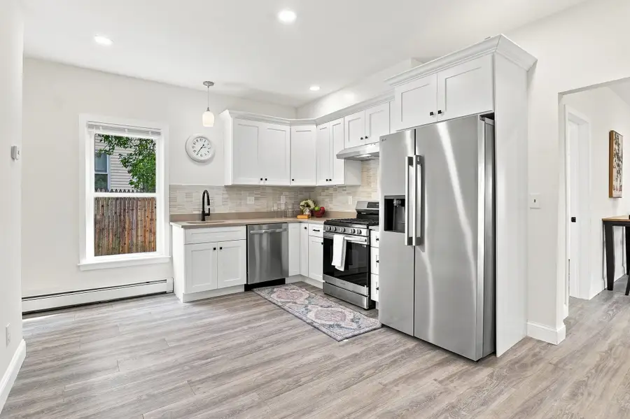 15 Vernon St, Worcester, MA 01610 - #2