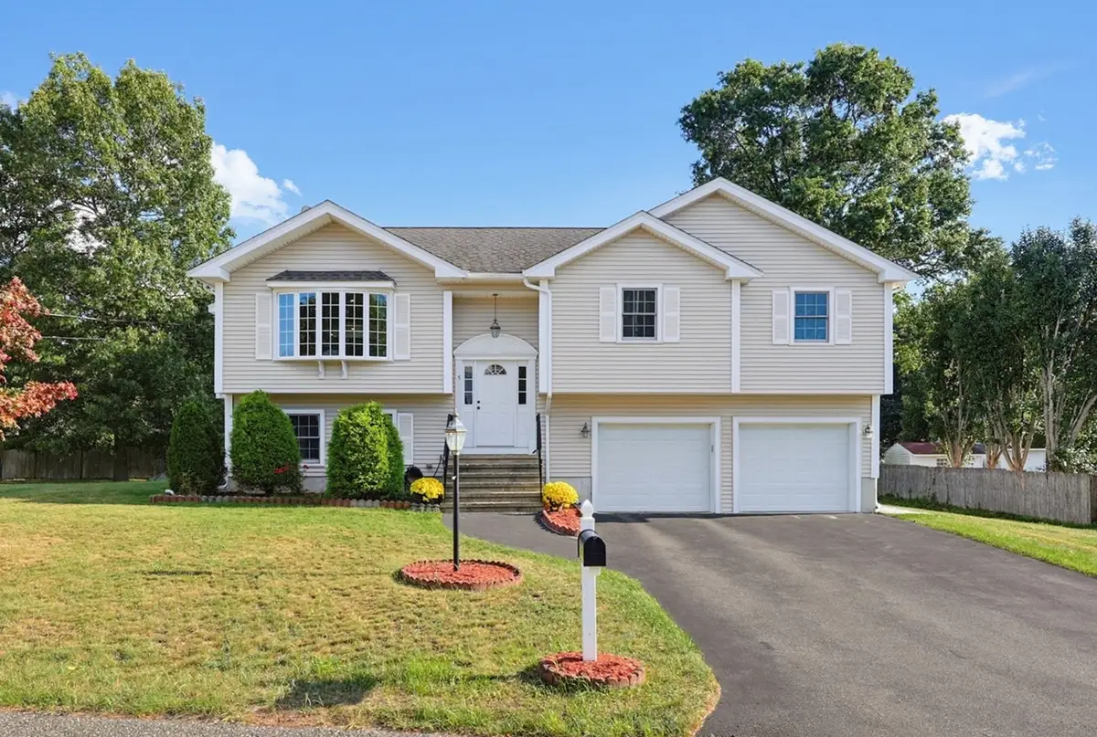 5 Ivy Cir, Randolph, MA 02368 - #1