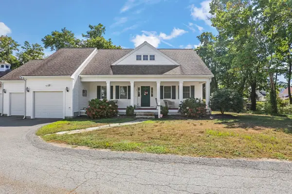 2 Rosemary Ln #A, Wareham, MA 02571