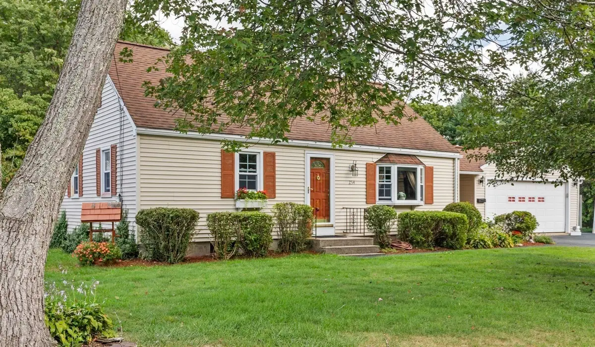 254 Mccarthy Ave, Chicopee, MA 01020 - #1