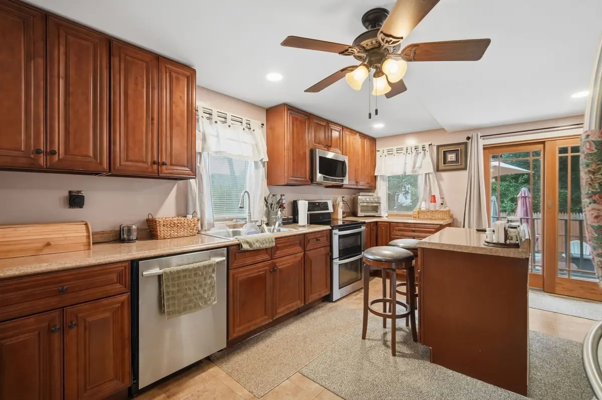 28 Dalton Pl, Springfield, MA 01109 - #1