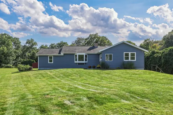 27 Huntington Rd, Hadley, MA 01035
