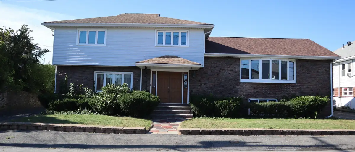 22 Pitcairn St, Revere, MA 02151 - #1